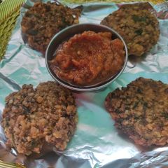 A picture of Garlic chutney.