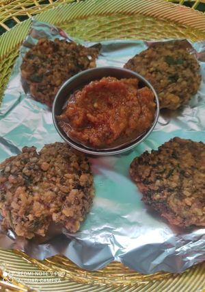 A picture of Garlic chutney.