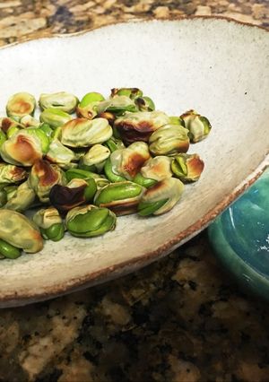A picture of Grilled fava beans.