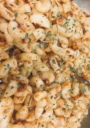 A picture of Yummy Macroni.