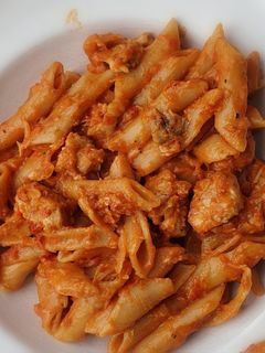 One-Pot - Makkaroni mit Tomaten - Mozzarella - Creme Rezepthauptbild
