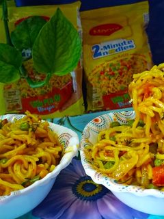 मैगी (Maggi recipe in hindi) रेसिपी मुख्य फोटो
