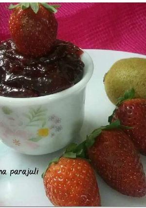 A picture of Strawberry and kiwi jaam.