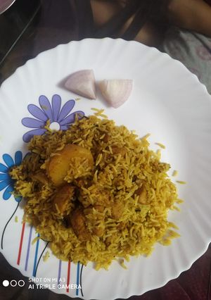 চিকেন ভুনা বিরিয়ানী (Chicken bhuna biriyani recipe in Bengali) রেসিপির প্রধান ছবি