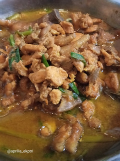 Foto resep Ayam Semur untuk Topping Mie Ayam
