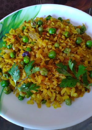 A picture of Veggie peas poha.