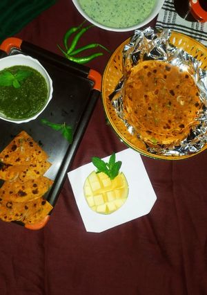 बेसन रोटी और पुदीना करी की चटनी रेसिपी मुख्य फोटो