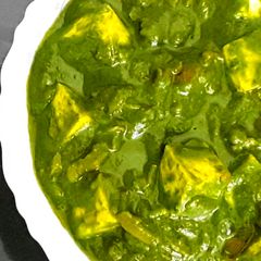 A picture of Palak Paneer.