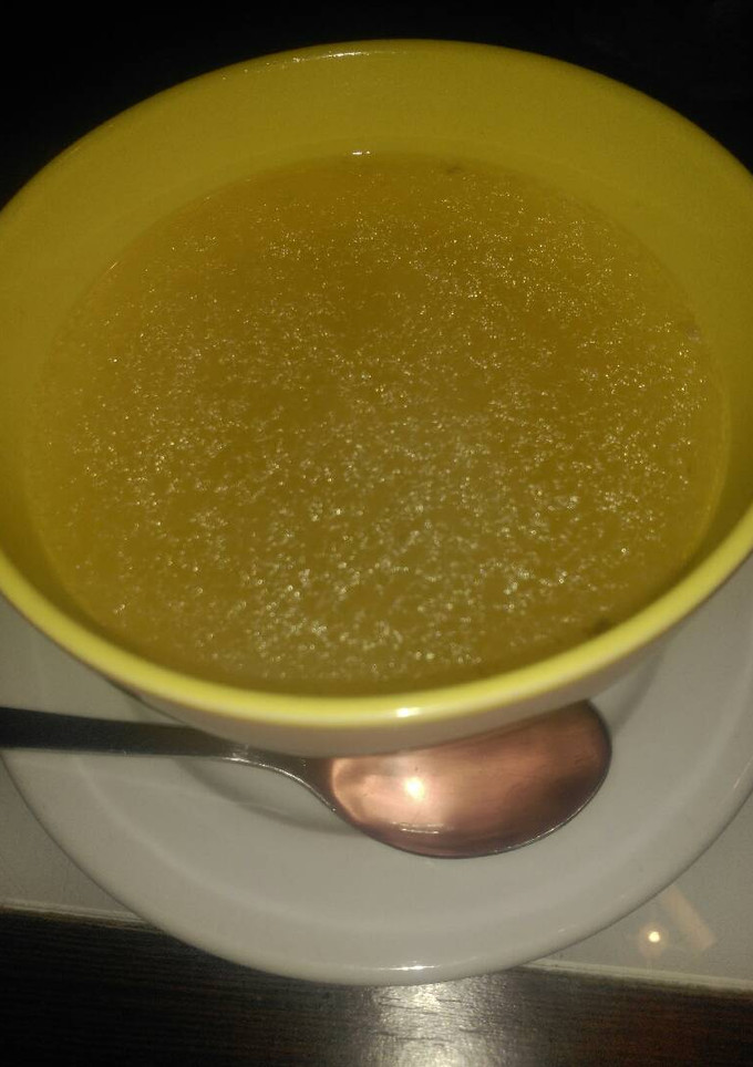 Una foto de Consomé antigripal