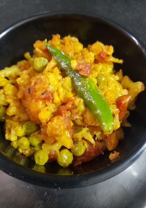 ফুলকপি রোষ্ট(fulkopi roast  recipe in Bengali) রেসিপির প্রধান ছবি