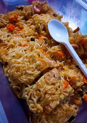 Hình của món Mì trứng áp chảo.