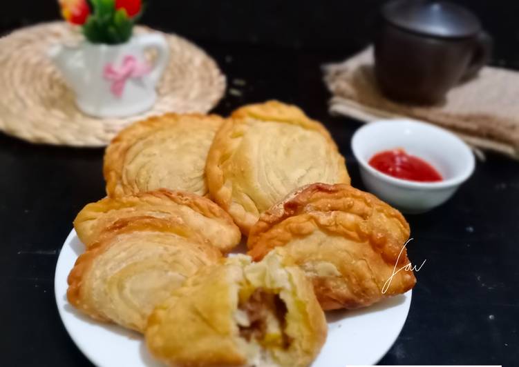 Karipap (Pastel Singapur)