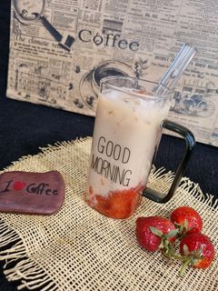 عکسی از دستور موکا توت فرنگی