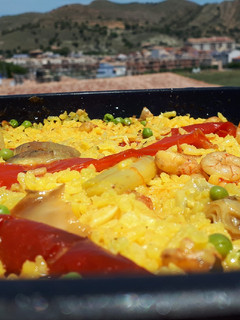 Una foto de Arroz con verduras y gambas