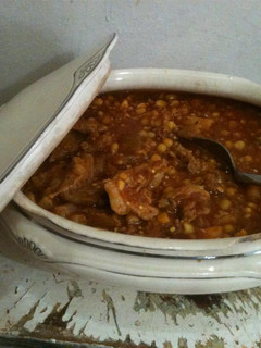 Una foto de Guiso de maíz con carne de cerdo