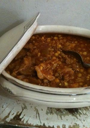 Una foto de Guiso de maíz con carne de cerdo