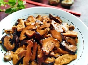 Foto resep Tumis jamur shitake + ayam🍄