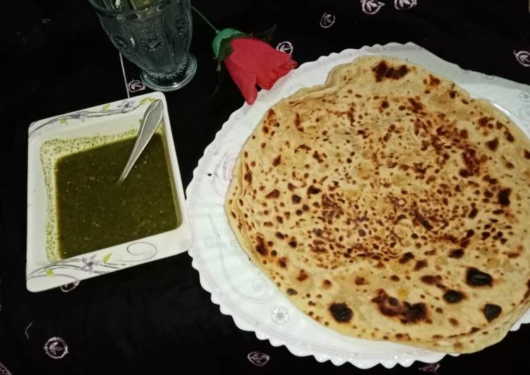 Aloo bhara paratha with green. Imli chutney