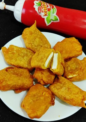 मसाला पनीर पकौड़ा (masala paneer pakoda recipe in Hindi) रेसिपी मुख्य फोटो