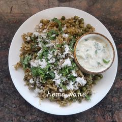 A picture of Green pulav.