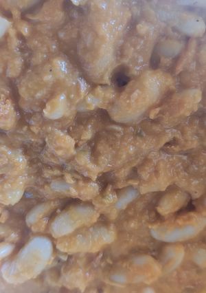 Una foto de Alubias con salsa de tomate casera