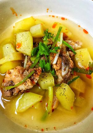 Hình của món Canh Đu Đủ Nấu Sườn Non.