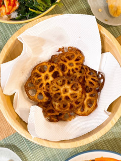 A picture of Crispy & healthy snack! Lotus Root Chips.