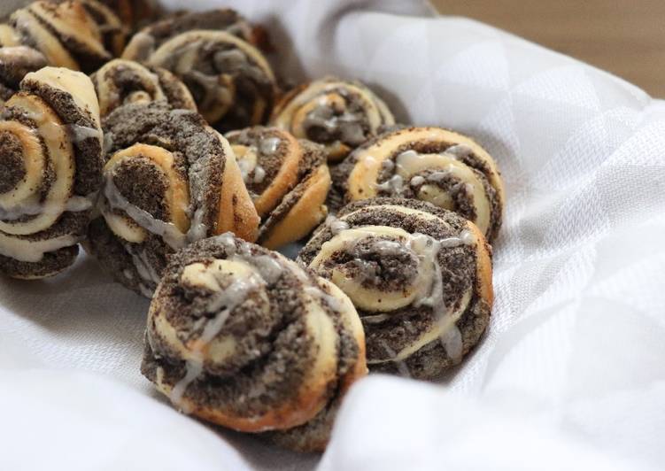 Step-by-Step Guide to Prepare Award-winning Mohnschnecken