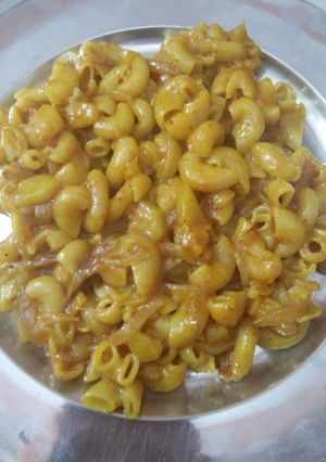 A picture of Macaroni.