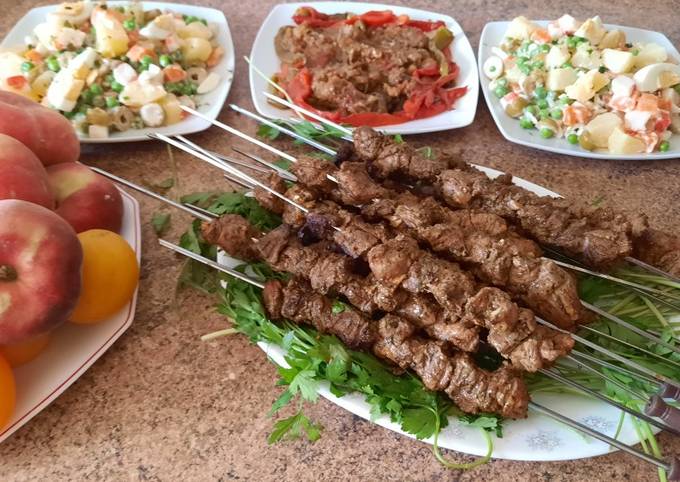 Pinchos morunos con aliño típico marroquí Receta de Comida de Marruecos Con  Hakima - Cookpad