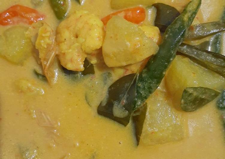 Langkah Mudah untuk Membuat Gulai Udang Kentang Anti Gagal