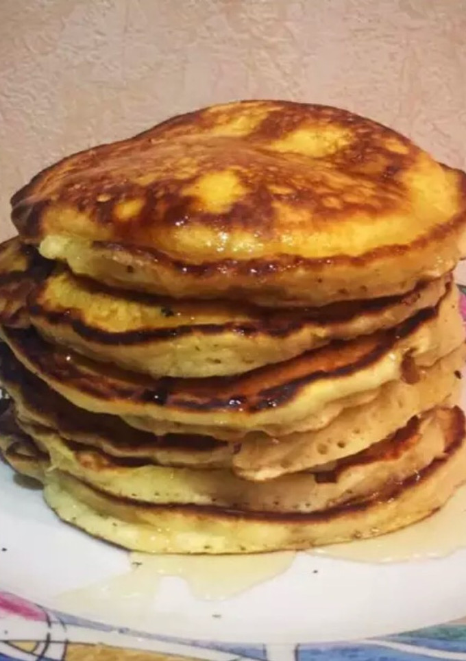 Una foto de Pancakes o hot cakes fácil americanas súper esponjosos!