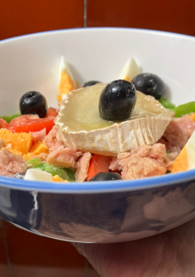 Una foto de Ensalada con queso de cabra