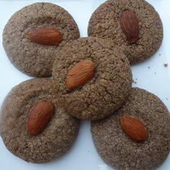 A picture of Nutrient rich ragi and almond meal cookies.
