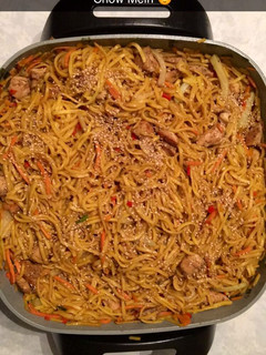 A picture of Chicken chow Mein.