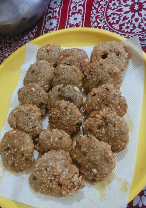 A picture of Crunchy Sago Vada.