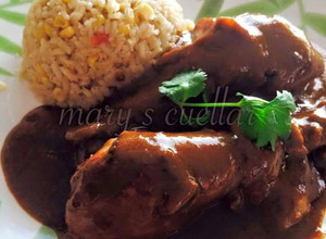 Una foto de Mole Doña María rojo a mi antojo😋😋