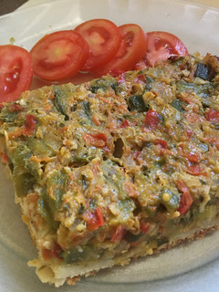 Una foto de TARTA DE ZAPALLITOS con masa casera 🥒