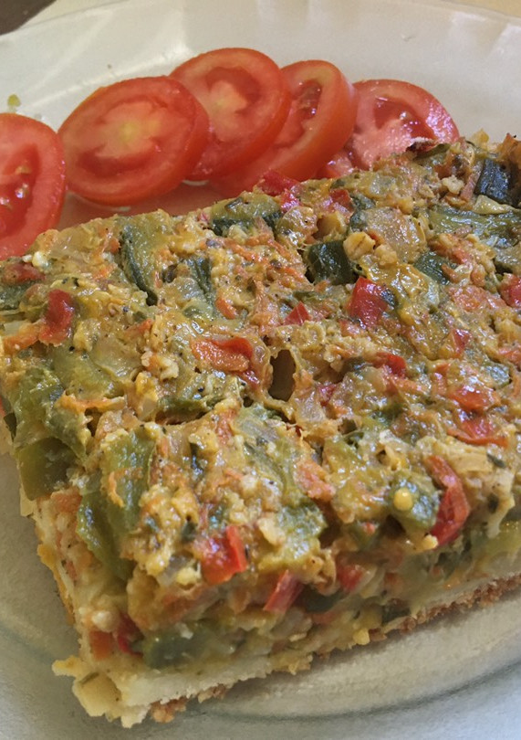 Una foto de TARTA DE ZAPALLITOS con masa casera 🥒