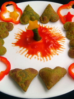 क्रिस्पी पालक पूरी(Crispy palak poori recipe in Hindi) रेसिपी मुख्य फोटो