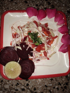 બીટ સલાડ( Beet salad Recipe in Gujarati રેસીપી મુખ્ય ફોટો