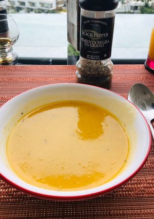 Una foto de Crema de papa amarilla