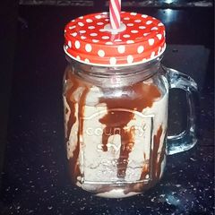 A picture of Banana and Nutella thick shake.