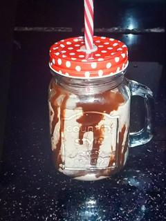 A picture of Banana and Nutella thick shake.