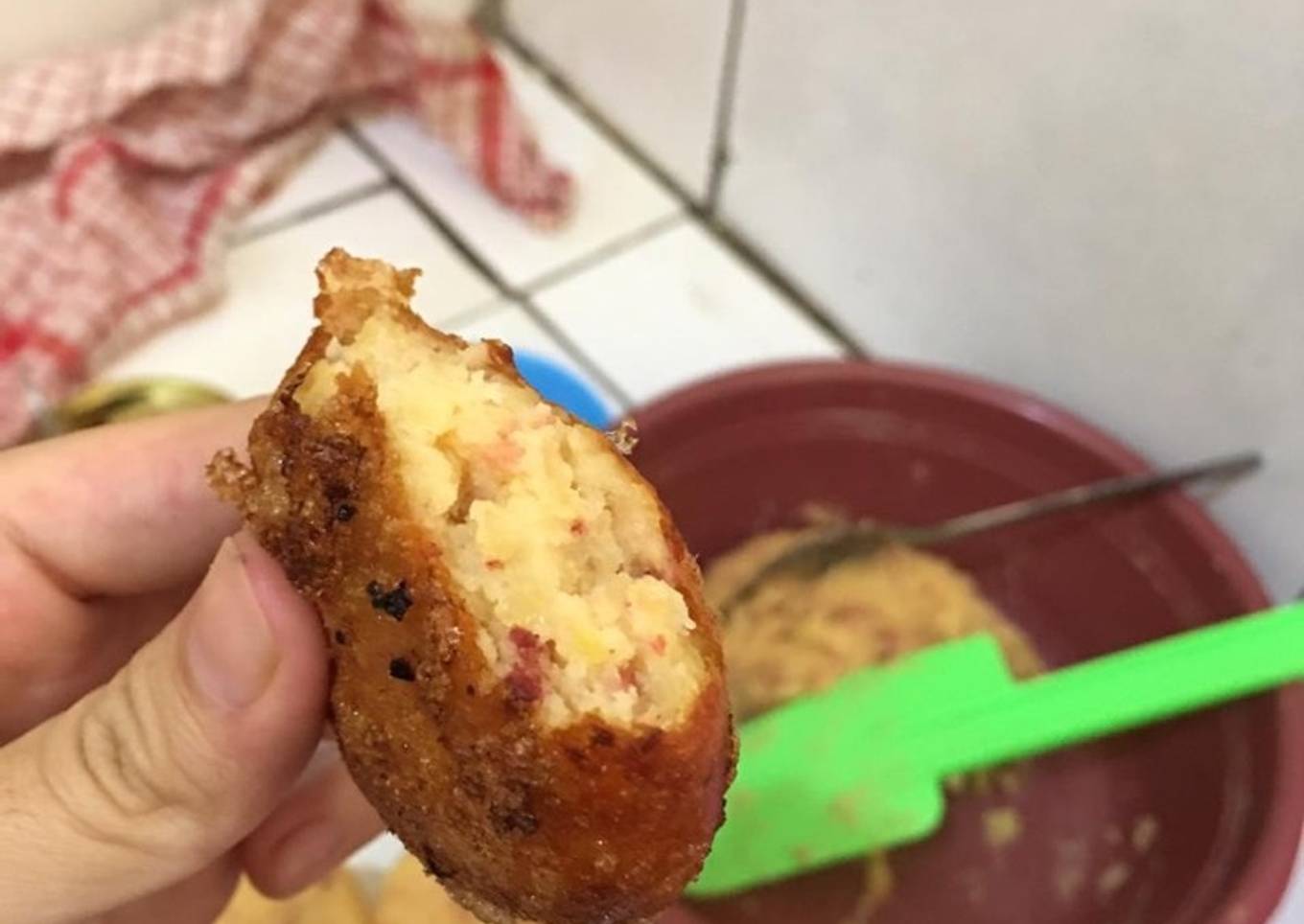 Perkedel kentang kornet