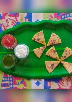 પરાઠા(parotha Recipe in Gujarati) રેસીપી મુખ્ય ફોટો