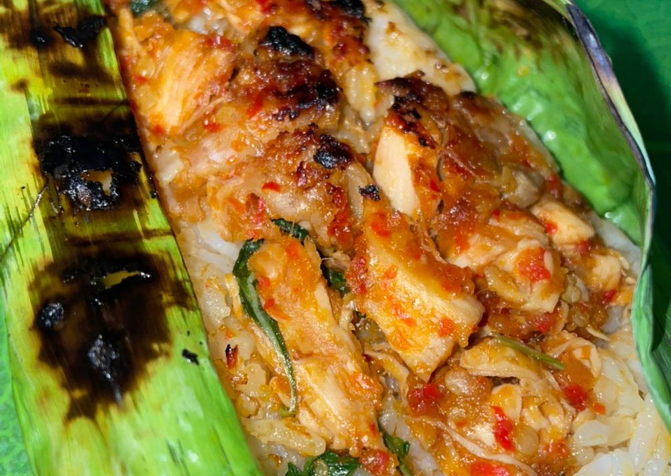 Nasi bakar ayam suwir kemangi