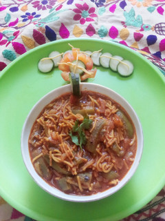 ગલકા સેવ નું શાક (Galka Sev Shak Recipe In Gujarati) રેસીપી મુખ્ય ફોટો