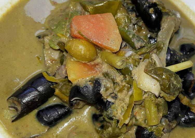 Gule cu pliek u khas aceh (gule keong patarana)