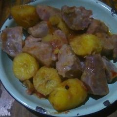 A picture of Fried nduma and banana mixed.